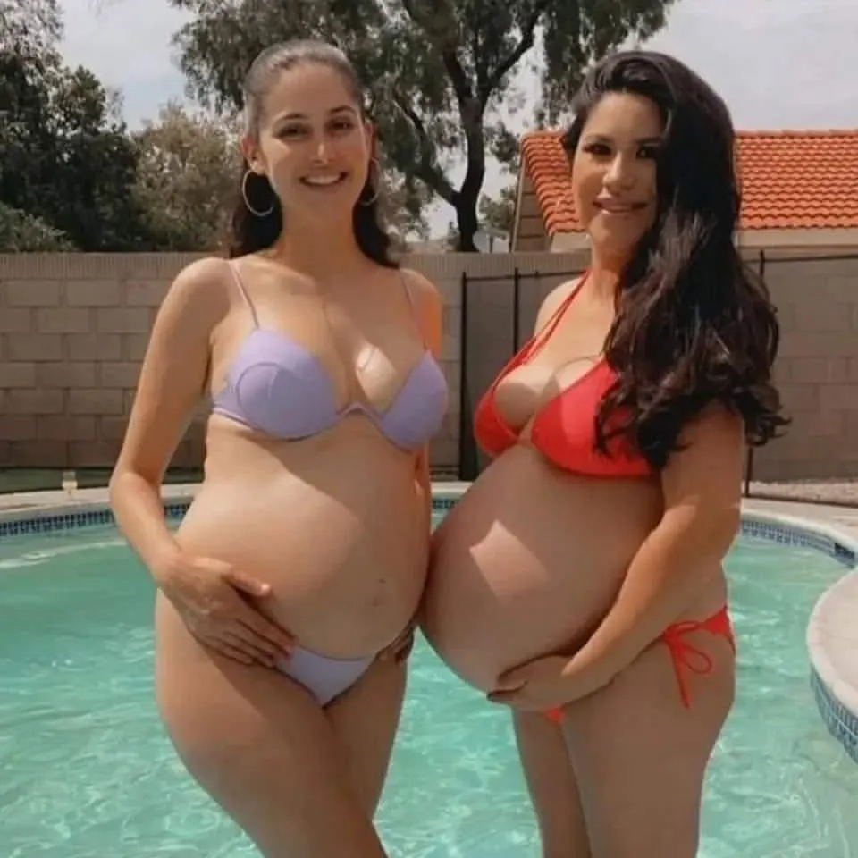 Got to love a preggo in a two piece