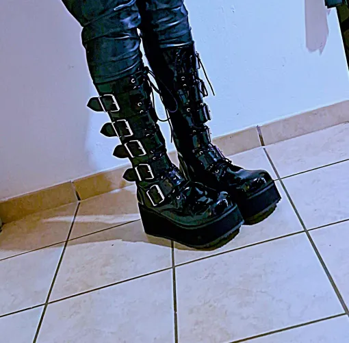 Mommys new DroneBoots