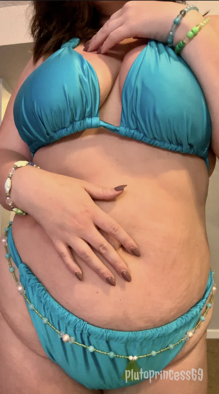 Just a chubby girl who wants to feel your hands all over me...