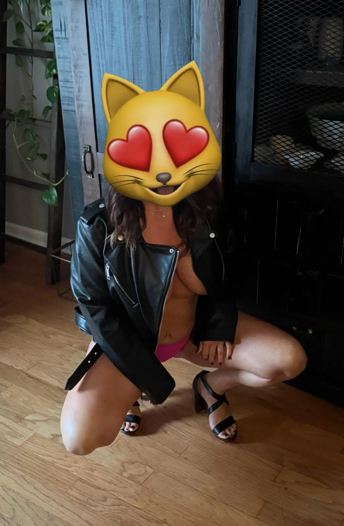 Couple with a Gorgeous Mature looking to chat with Fit Males, no blank profiles