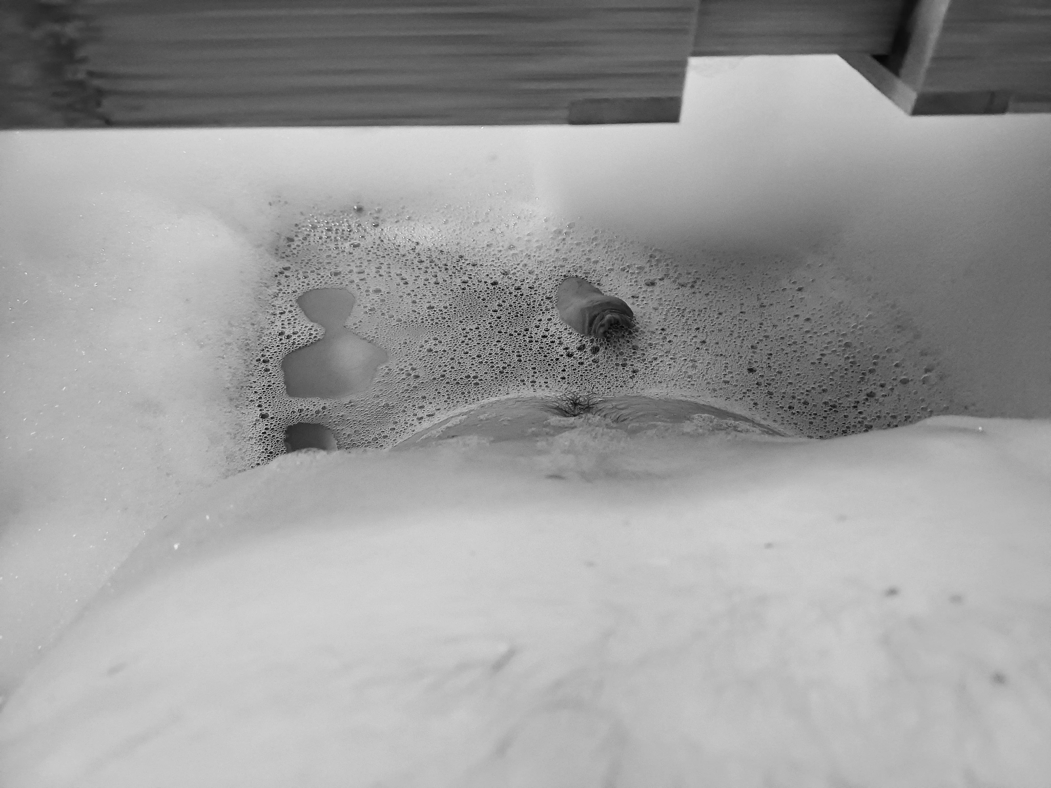 Badewannenspaß am Vormittag. Einfach Mal die Seele baumeln lassen und die schmutzigen Gedanken abspülen. Hat irgendwie aber nicht so richtig funktioniert 💦