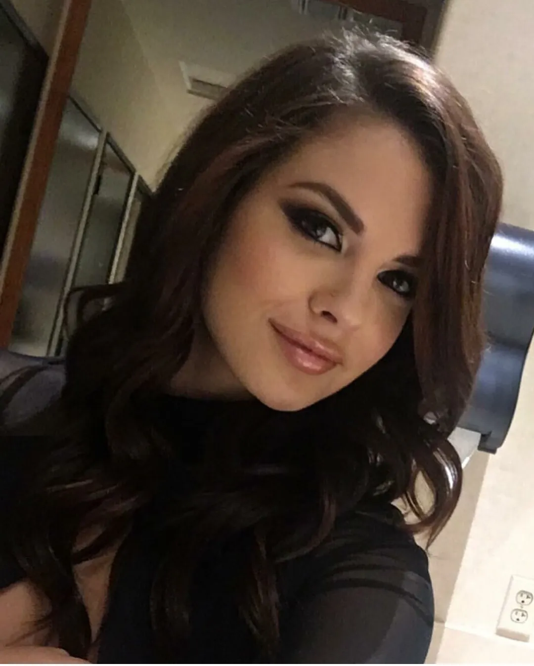 Forget her devilish body, she's gorgeous too