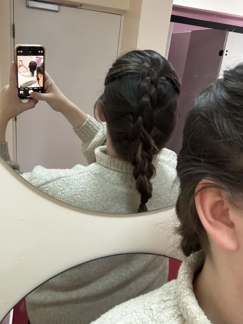 Just playing around with my hair 🩷