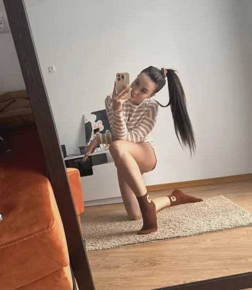 Legs so sexy, it’s dangerous AF