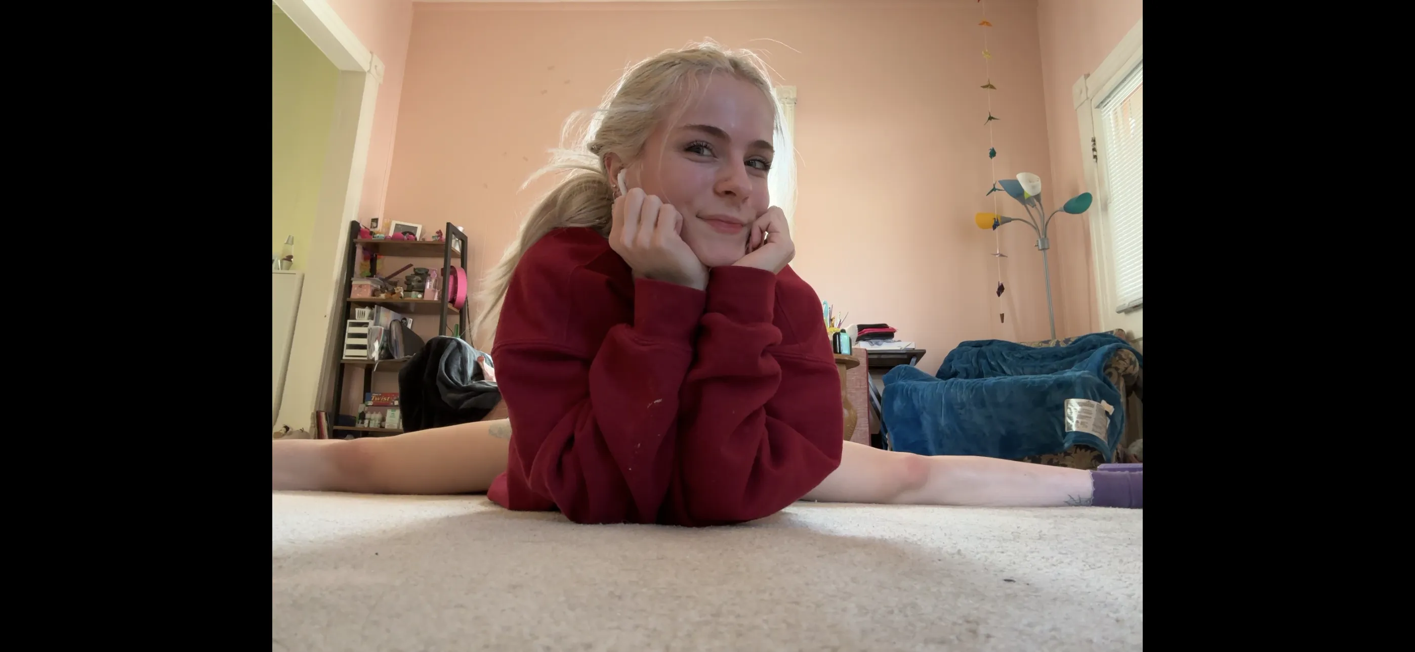 Got my middle splits down! (oc)