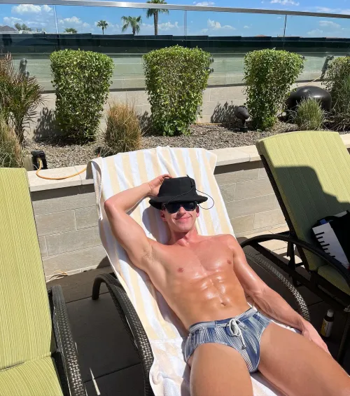 Need some lotion🌞@graysoncoleee