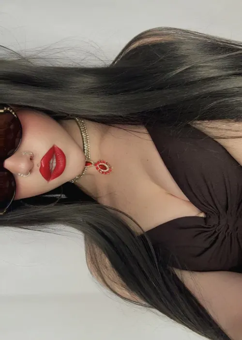 look from last night 🖤 would you come up to me?