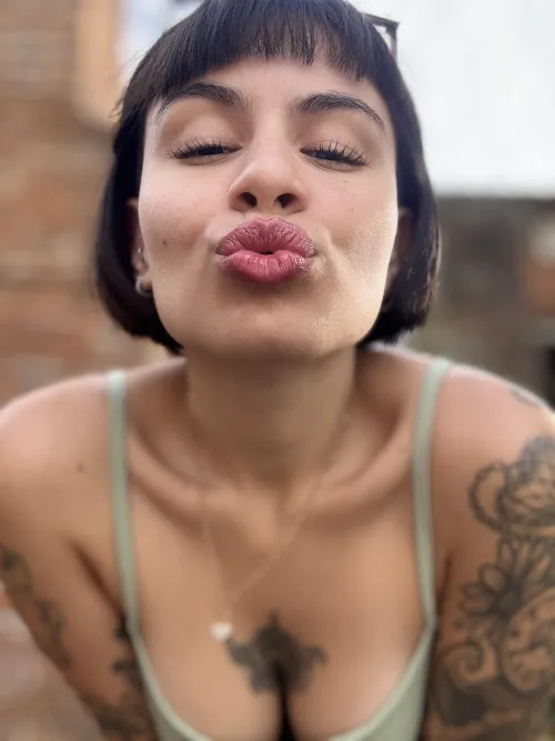 What do you like most about lips?