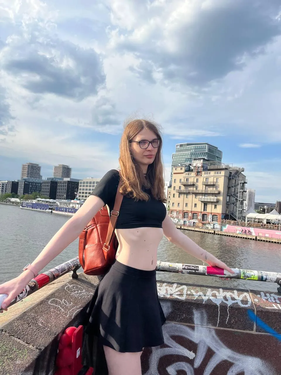 Ich (30TS) suche jemanden für regelmäßiges Fun aus Berlin