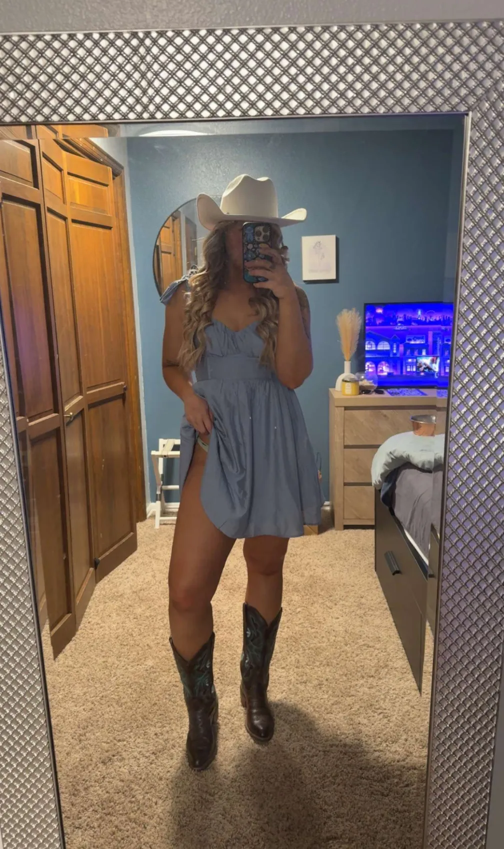 Who doesn't love a cowgirl in a dress??