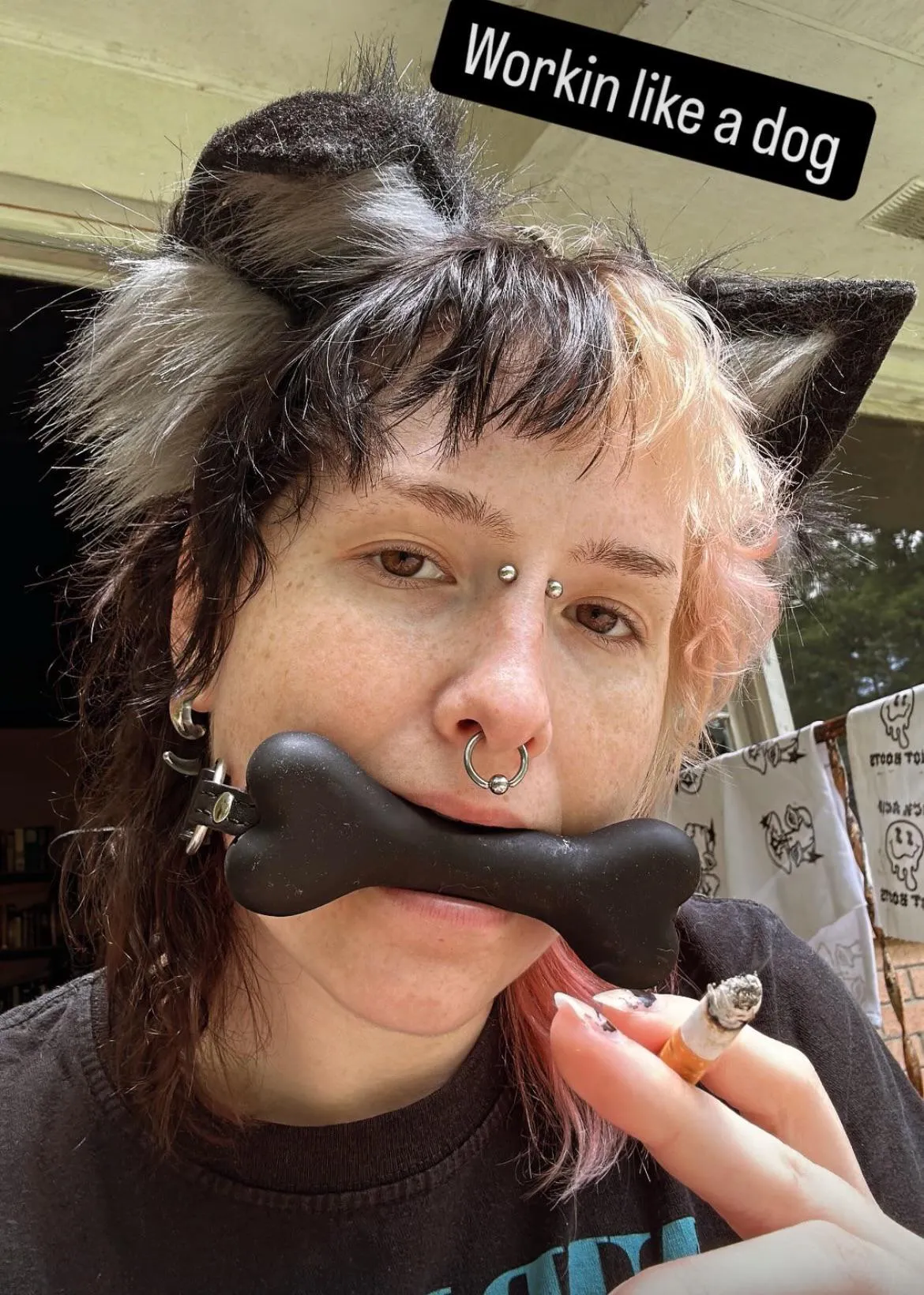 Working like a dog🖤