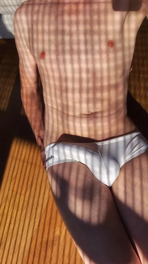 Who's cumming for a dip with me?