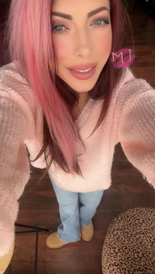 Give Mommy a big hug and tell me how good you're going to be for me! 😍