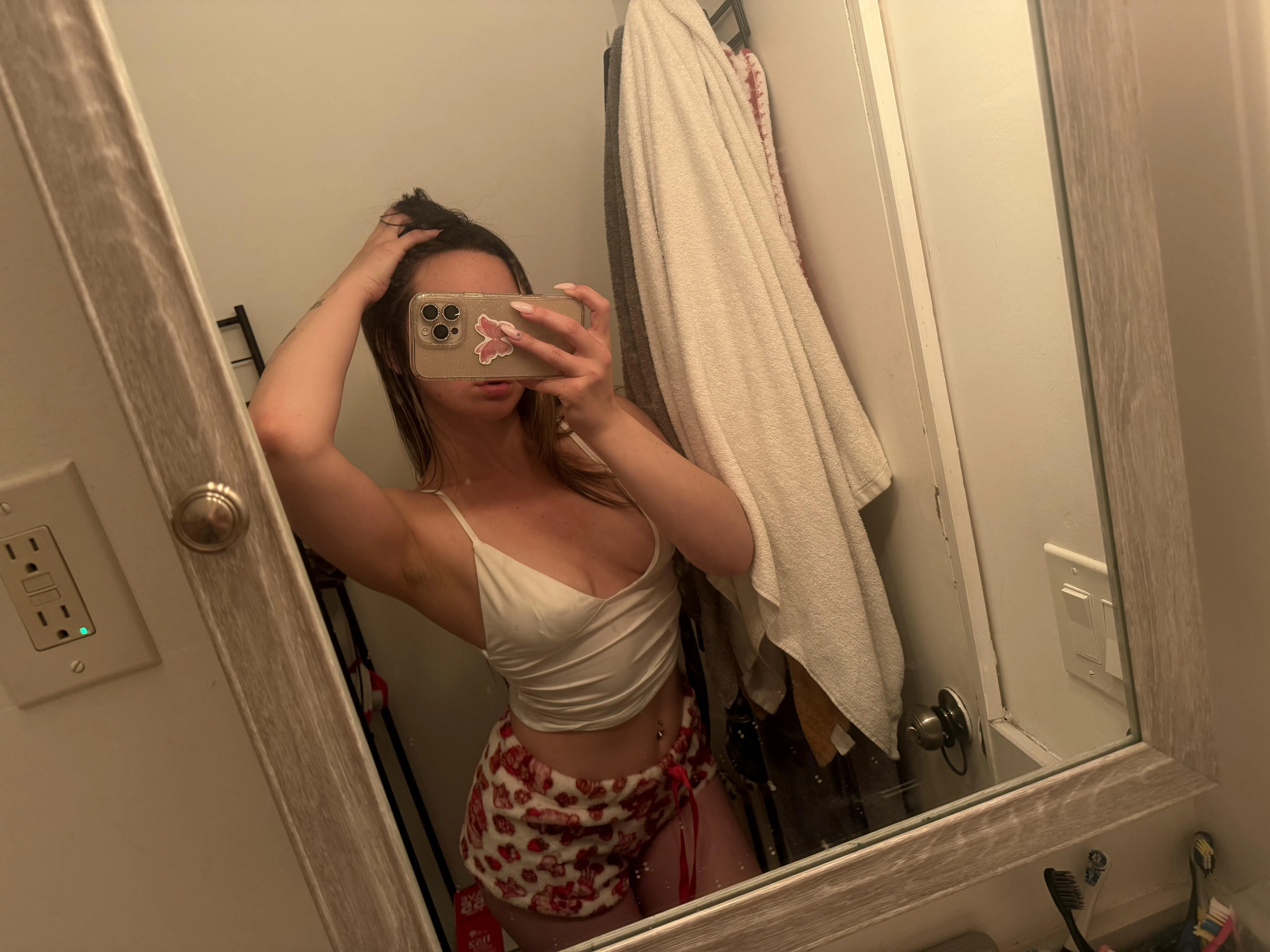 Know your place loser, my attention is worth everything to you.. be proud & obey your goddess with all your cash