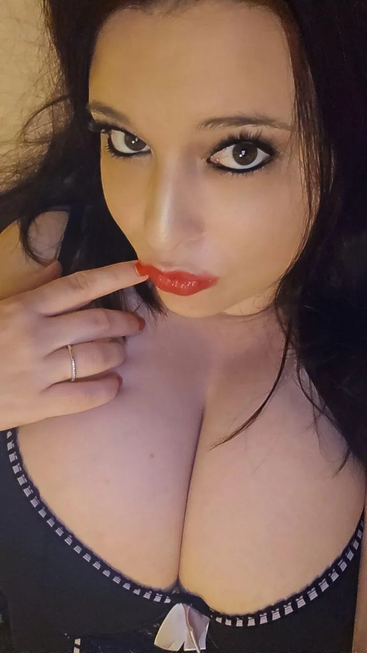 New milf 5 months in, Come play with me. Telegram MrsZevortica