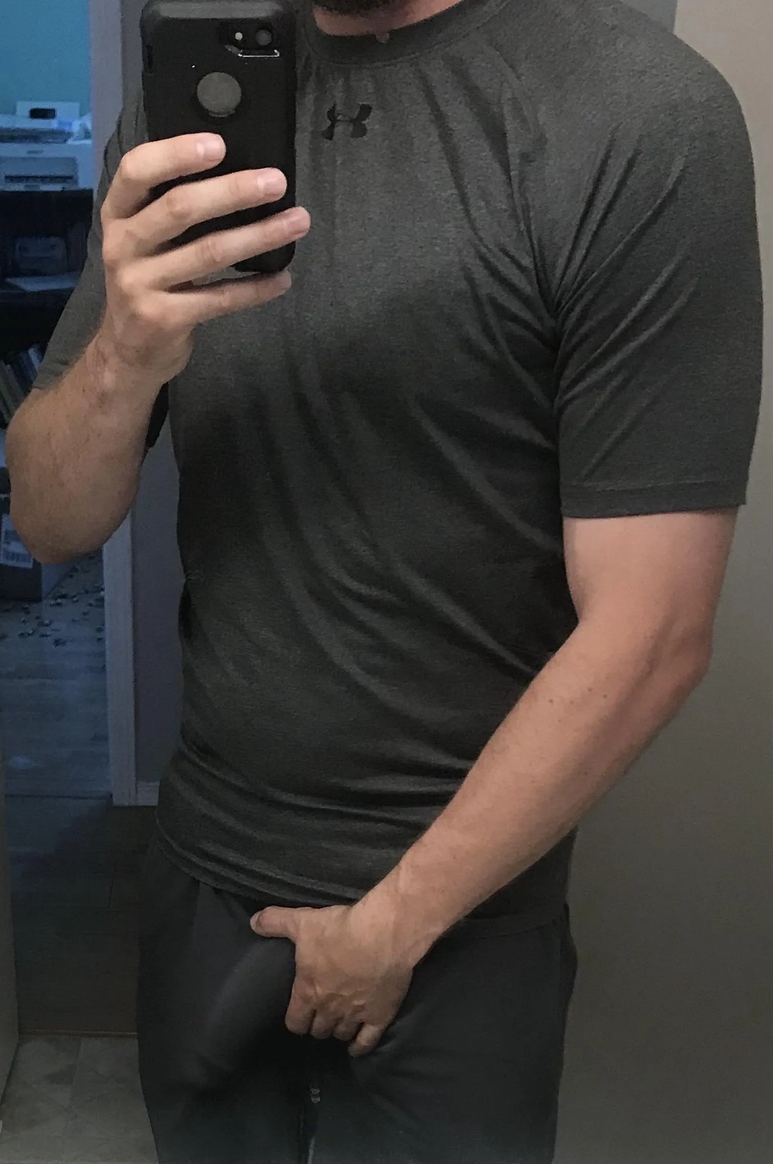 In town this week. Let’s have some fun. Can host. One on one hot wife preferred.