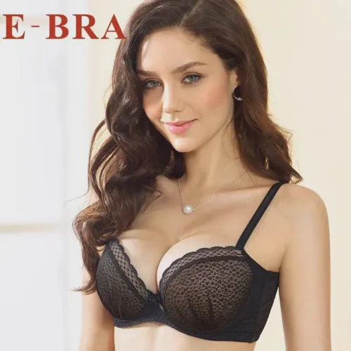 Juliana looking really hot