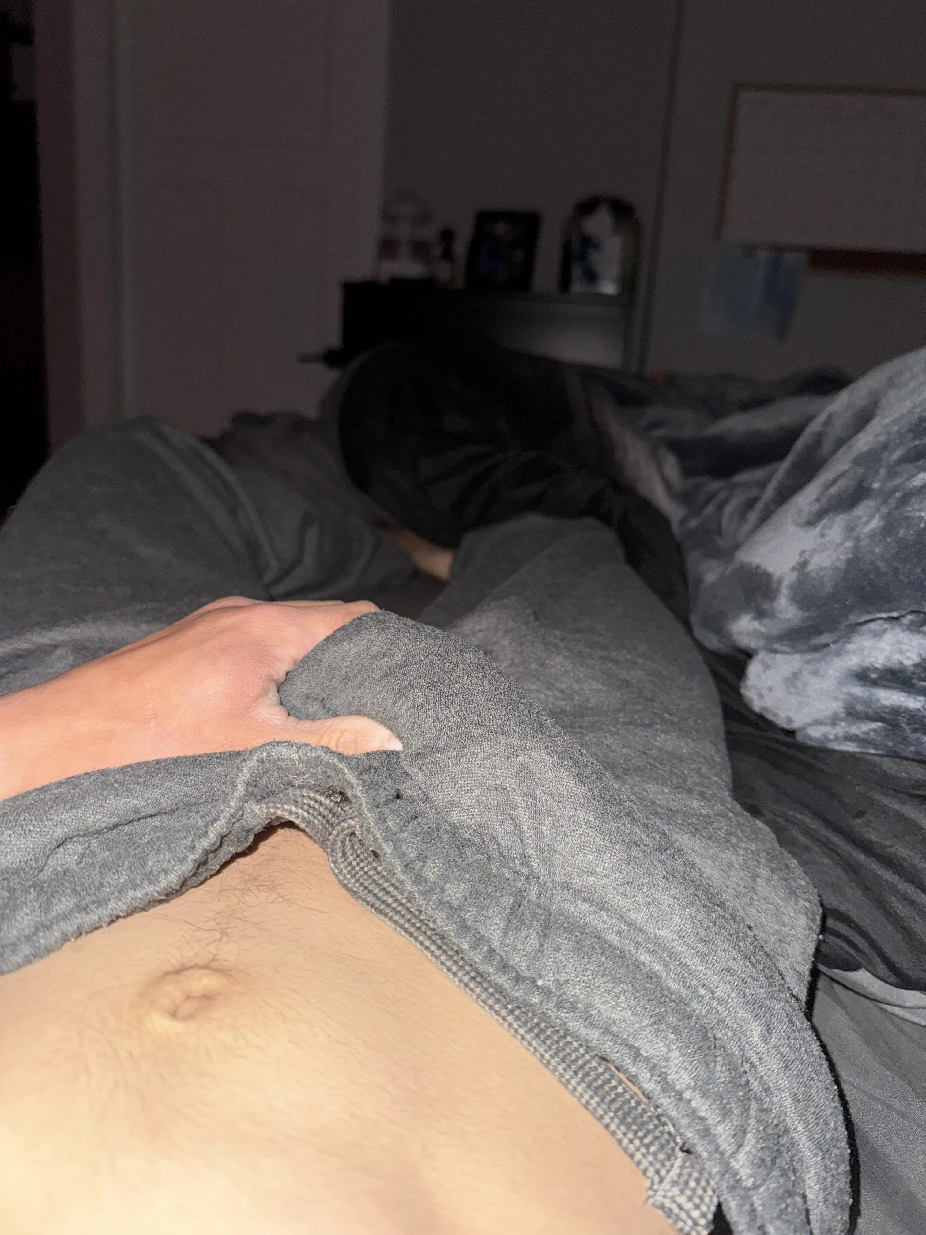 21 [M4F] looking to looking for the right kind of girl tonight