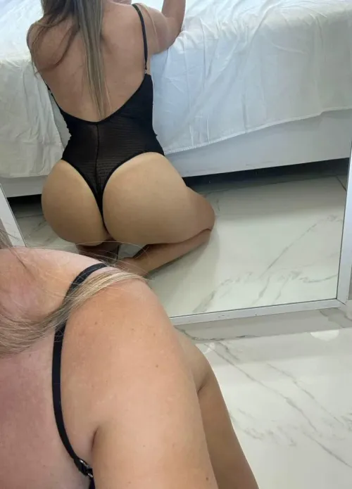 Anyone down for some quick fun while my husband is away??