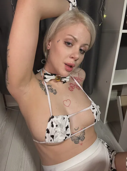 is a naughty desert cow girl your favorite