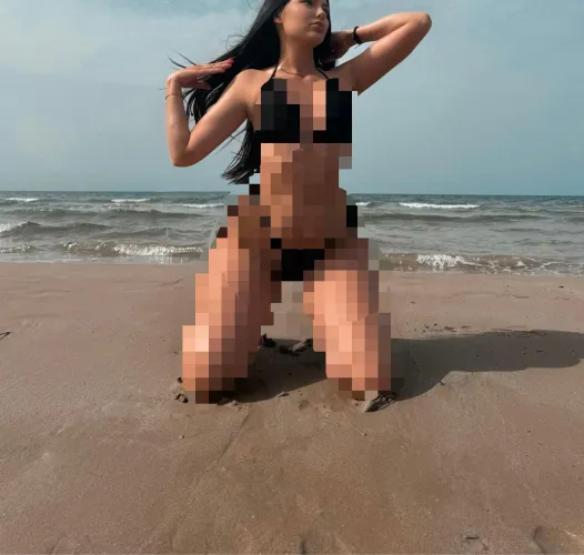 It's hilarious that I'm actually in paradise while you must stay pussy free in this pixel paradise 🤭