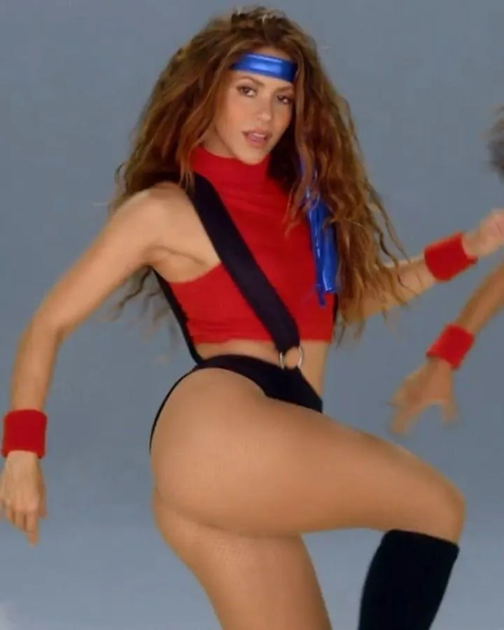 kind of weird, but do you guys think it would be hot af, to have mommy Fart on you while she grinds her fat sexy ass against you after a sweaty performance?