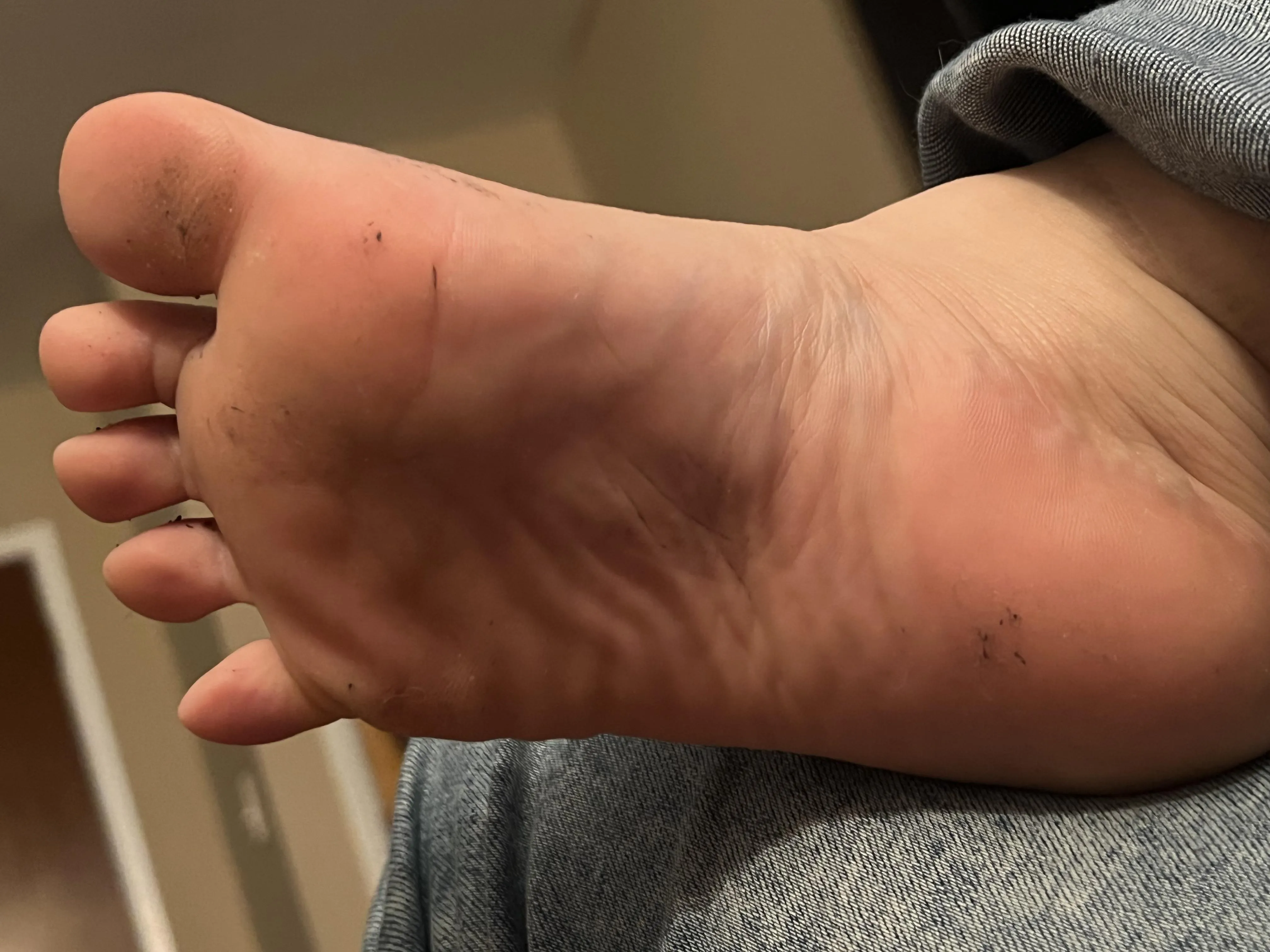 had long day -  lick my feet clean  very sweaty and smelly