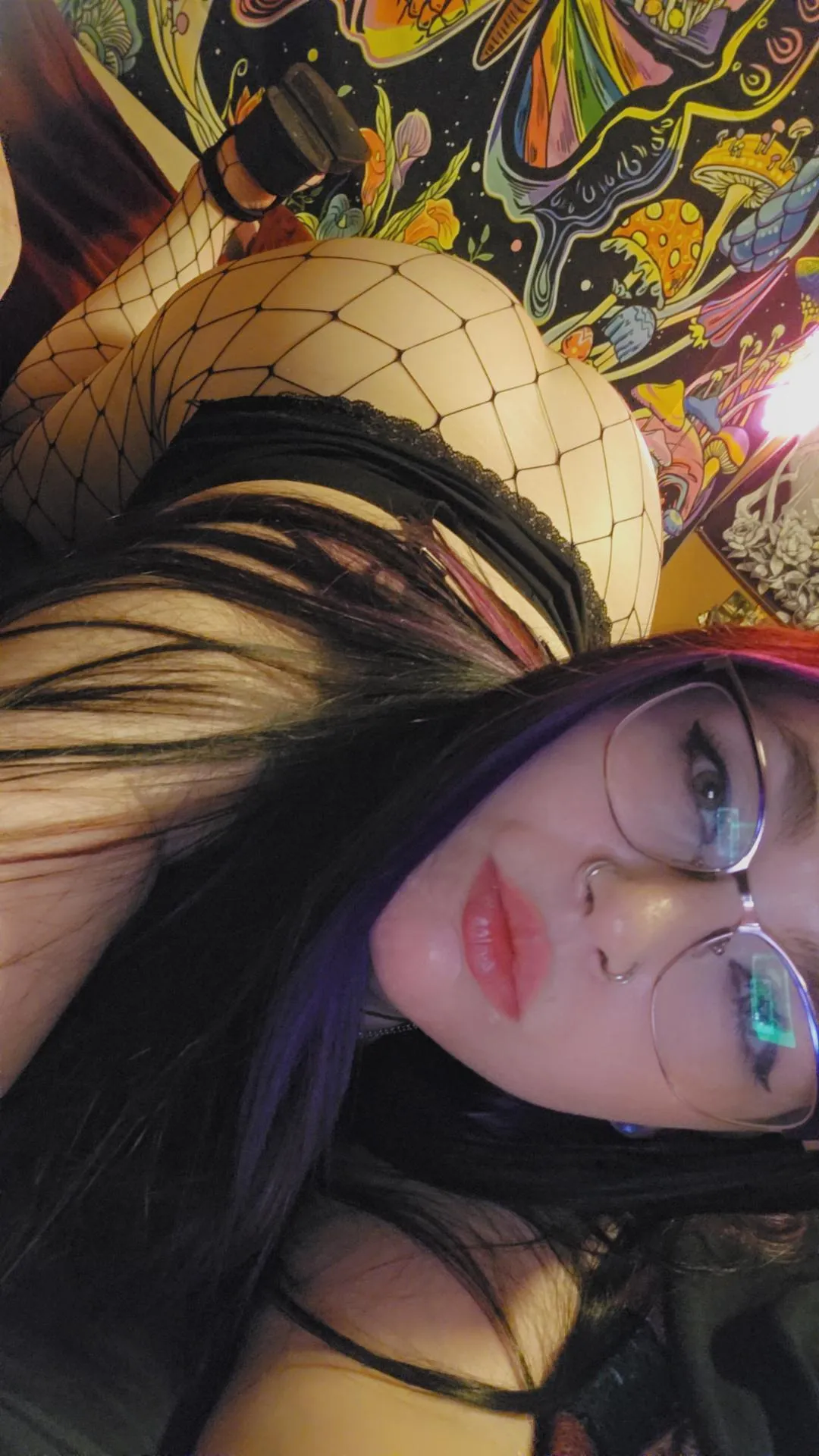 Rip my fishnets off 😈