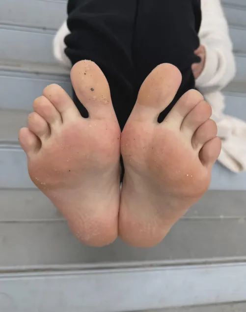 showing off my soles in the cafe today do you think the security saw snag this