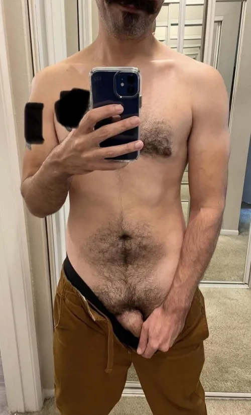 40 M4F. Love to please a sexy milf.