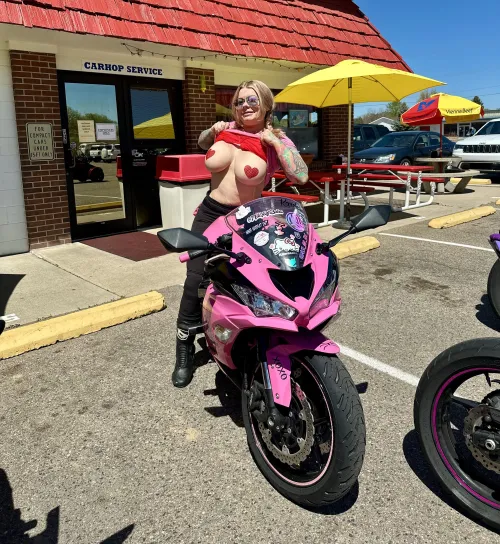 Carhop service 💦 ❤️