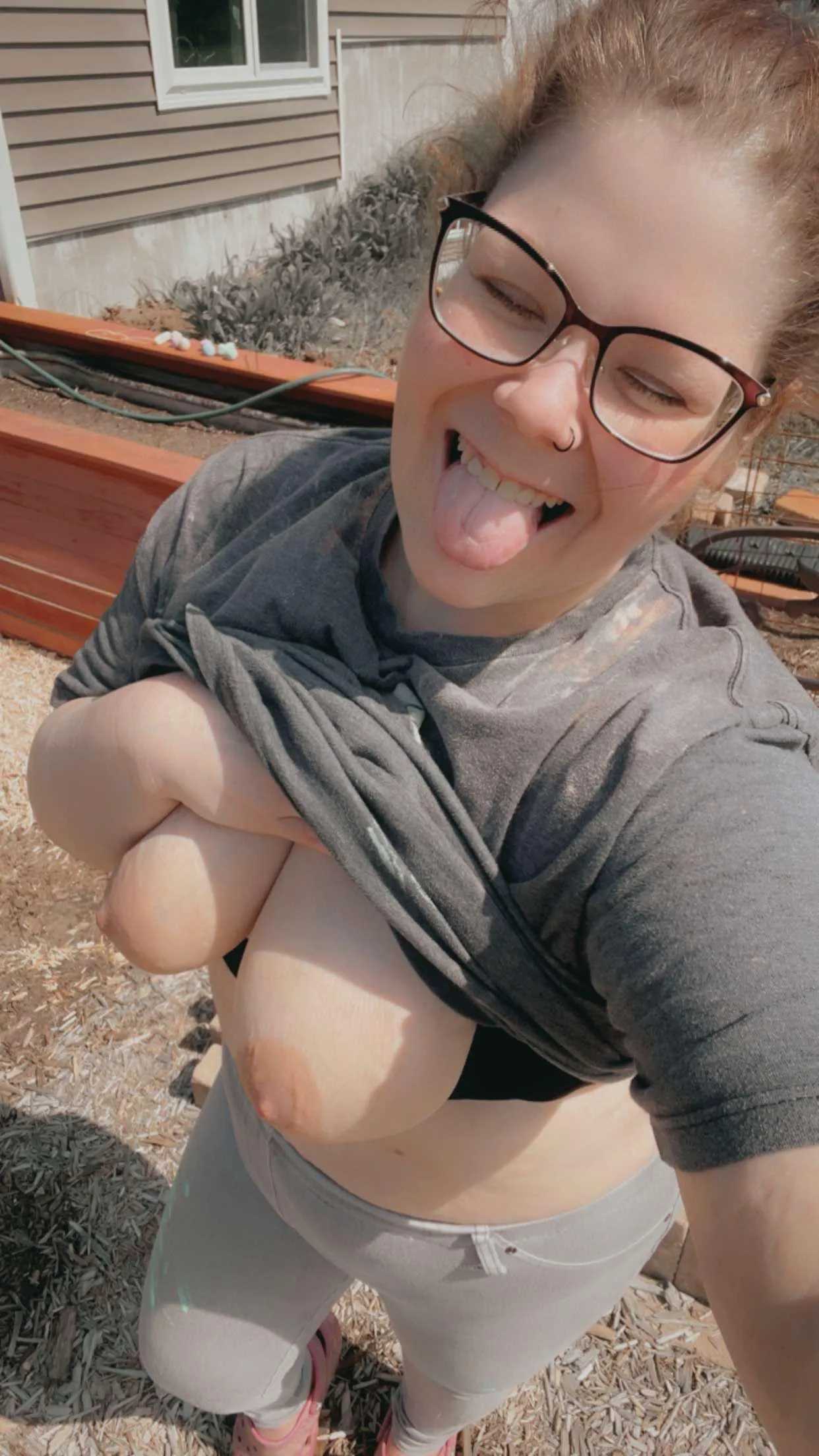 Landscapers take payment in titties right