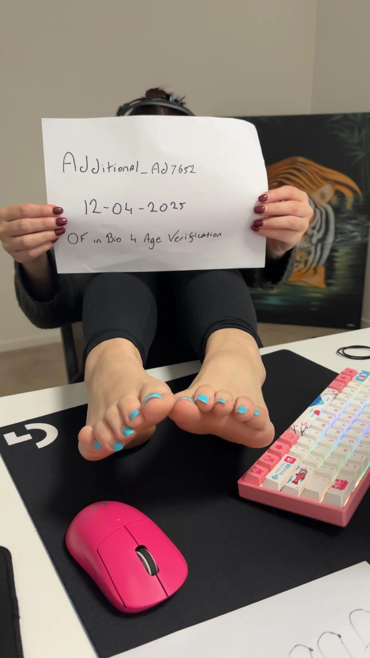 Verify Me, who wants to come join me watch a movie and suck on my feet xx