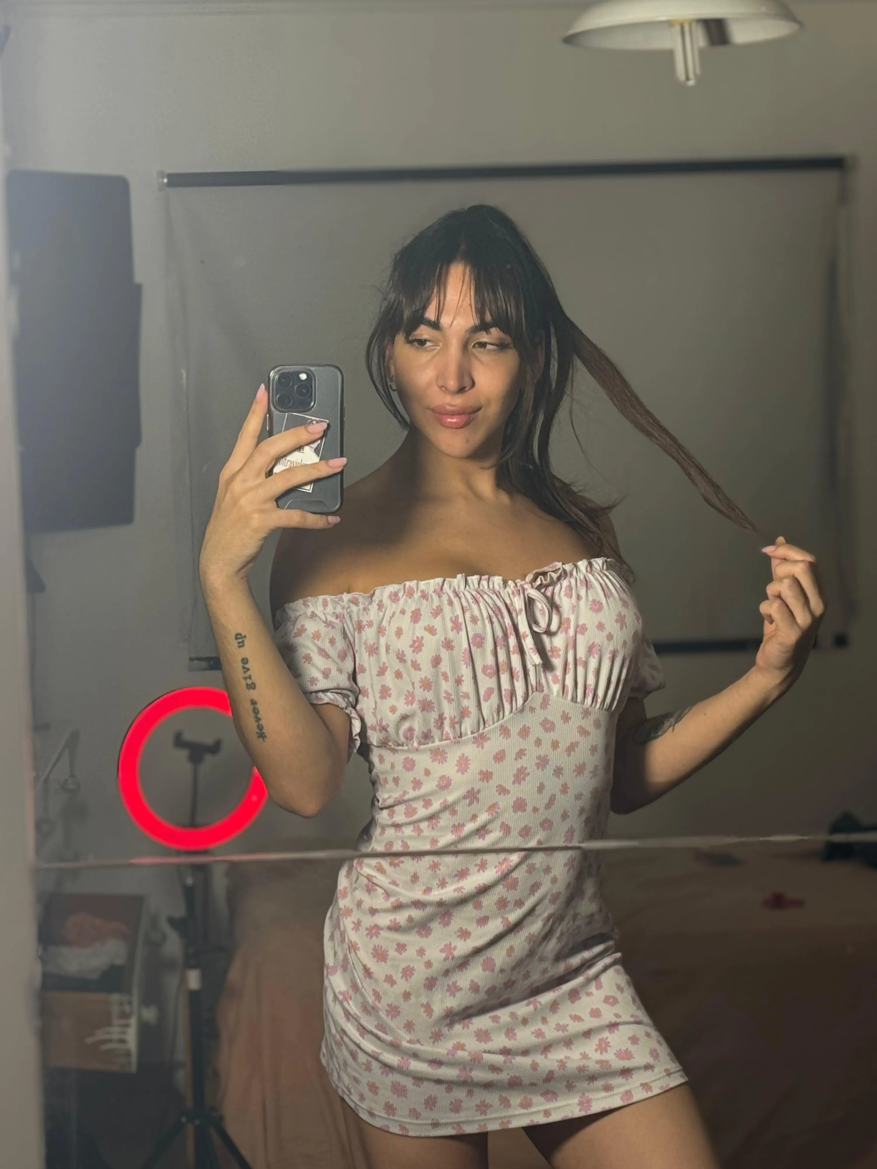 Hi😌 Good vibes only!