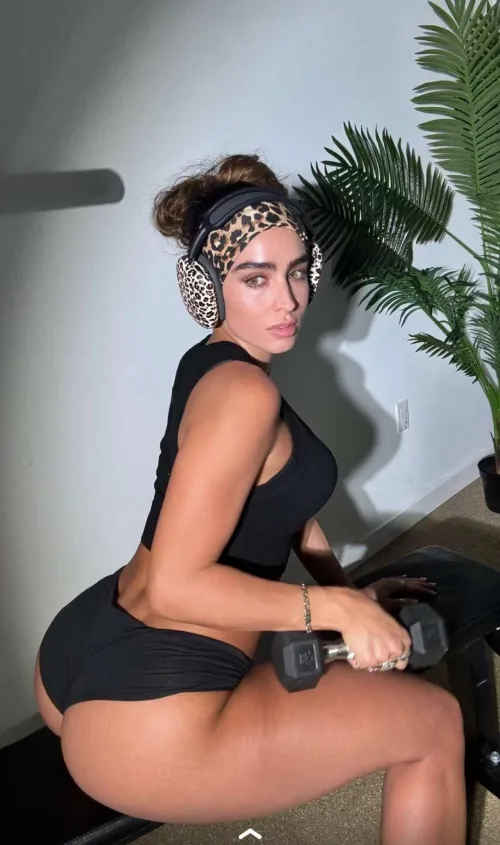 Just having thoughts on how two black bulls would handle her in this situation..