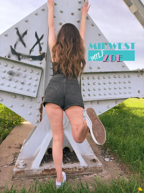 Kicking it, and serving MILF vibes