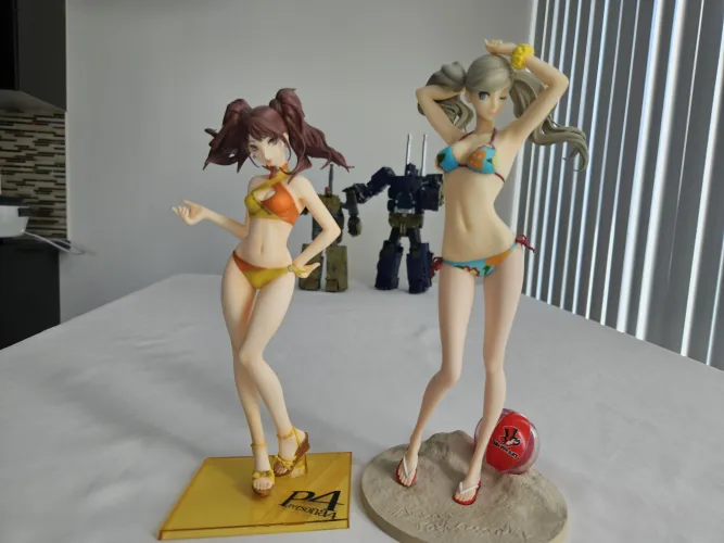 My bikini Rise and Ann figures