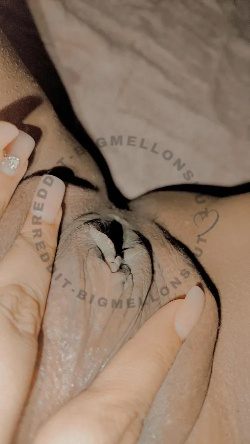 My clit, your tongue? 👅