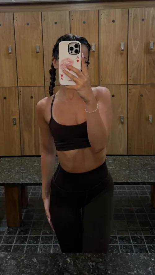 She’s so fucking hotttt