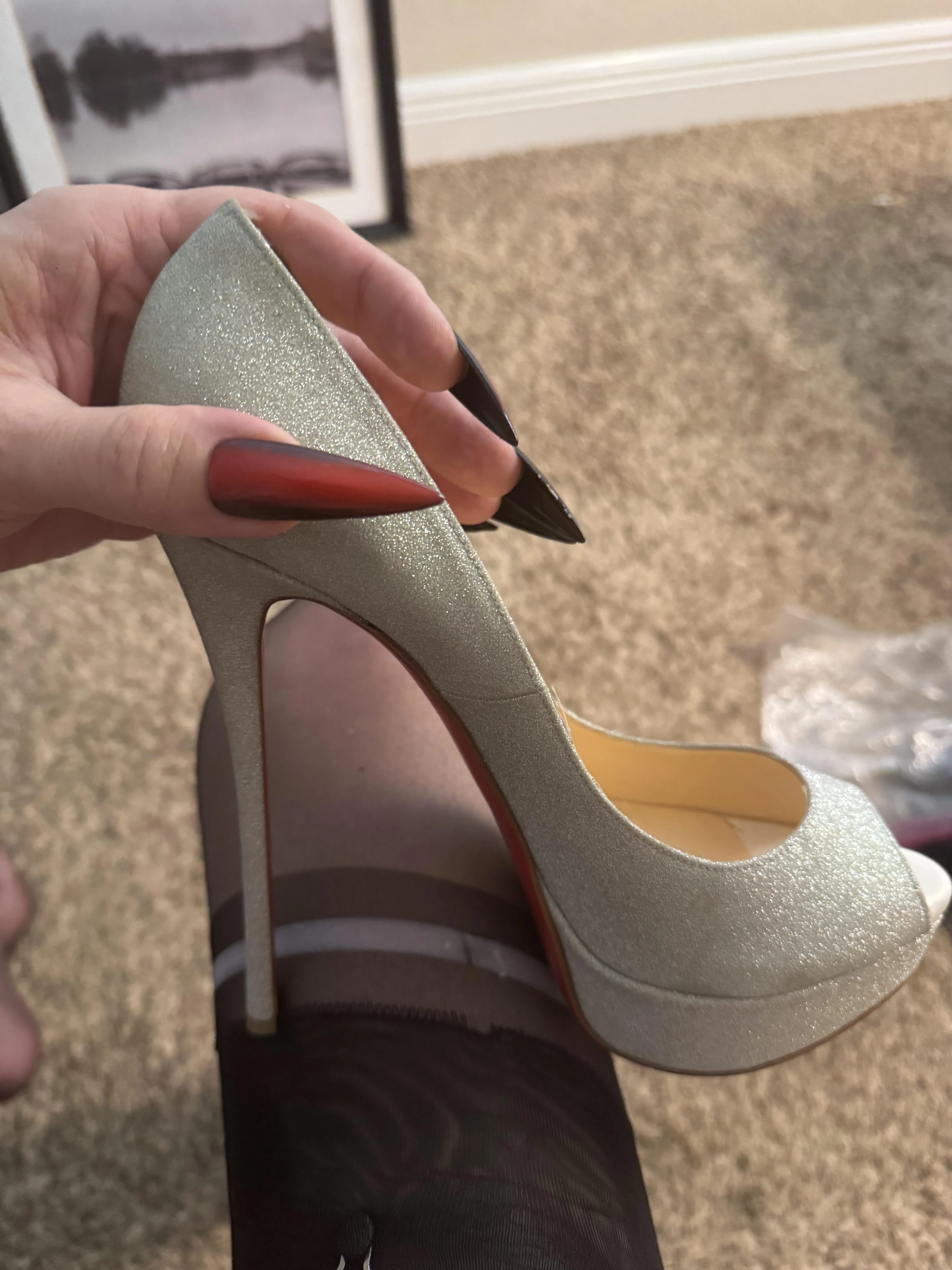 Time for kitty to put on her Louboutin fuck me high heels!