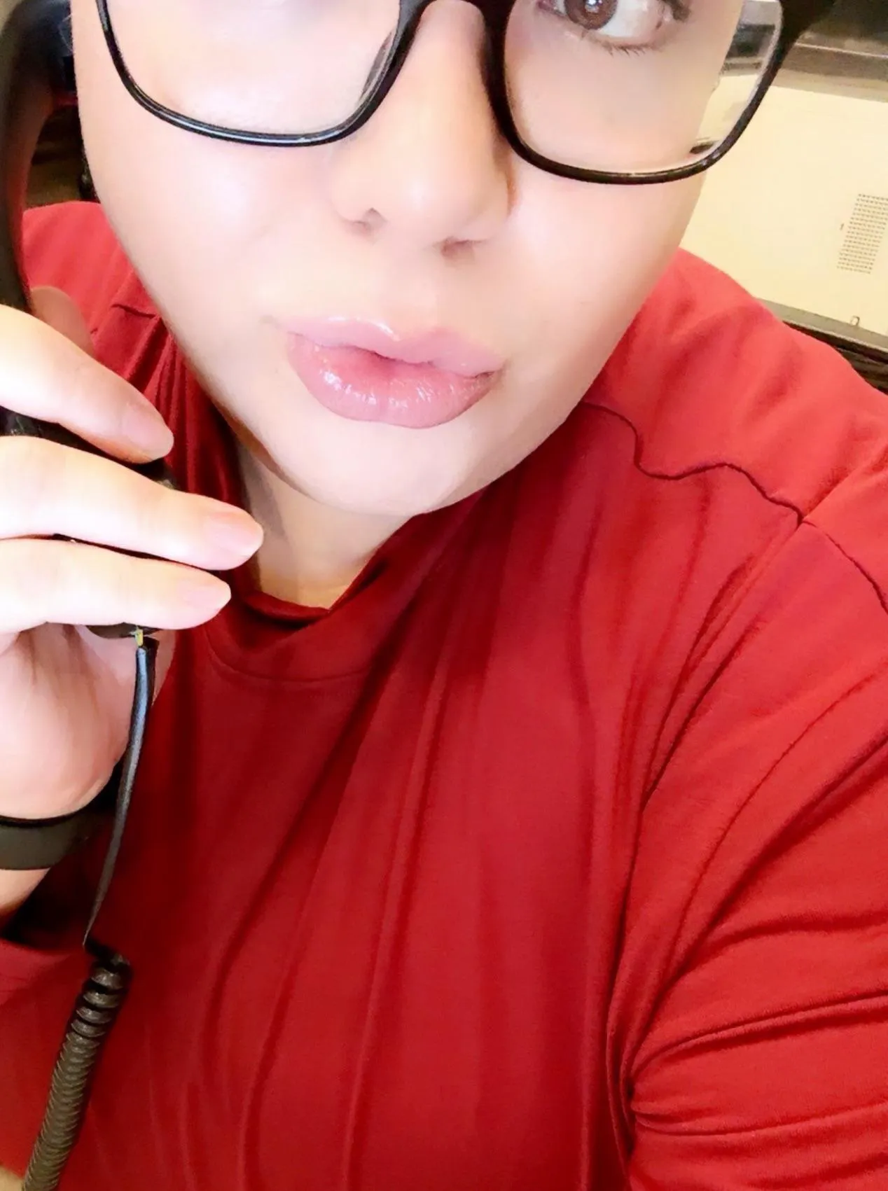 (31)[M4M]-MY LIPS ARE CALLING FOR ANY VOLUNTEERS TO CUM ON THEM 👅