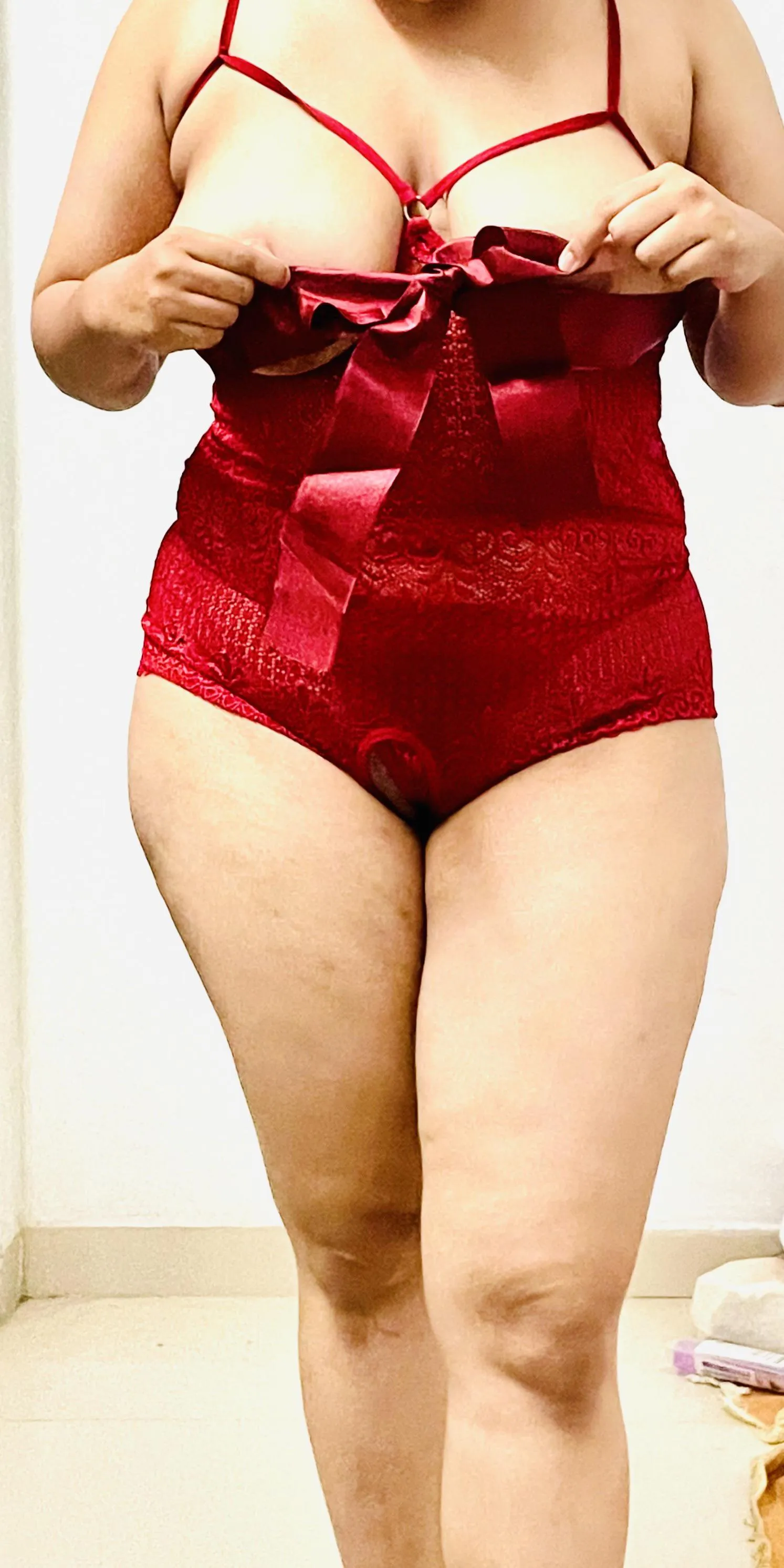 Do you want to open this gift wrap?