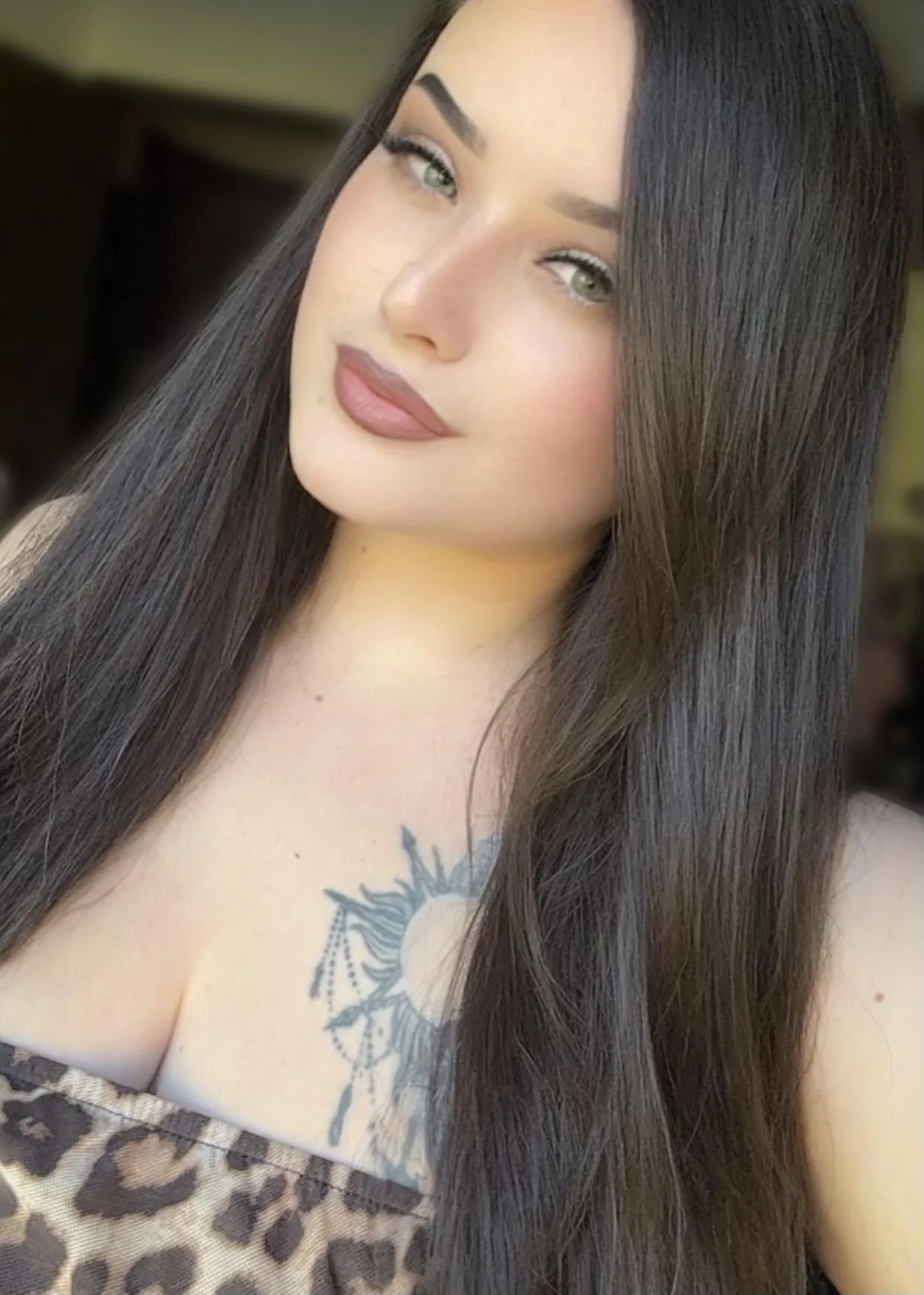 doing the bare minimum won’t get you very far…so don’t just send your initial tribute, try sending your whole paycheck instead 💁🏻‍♀️😌💸