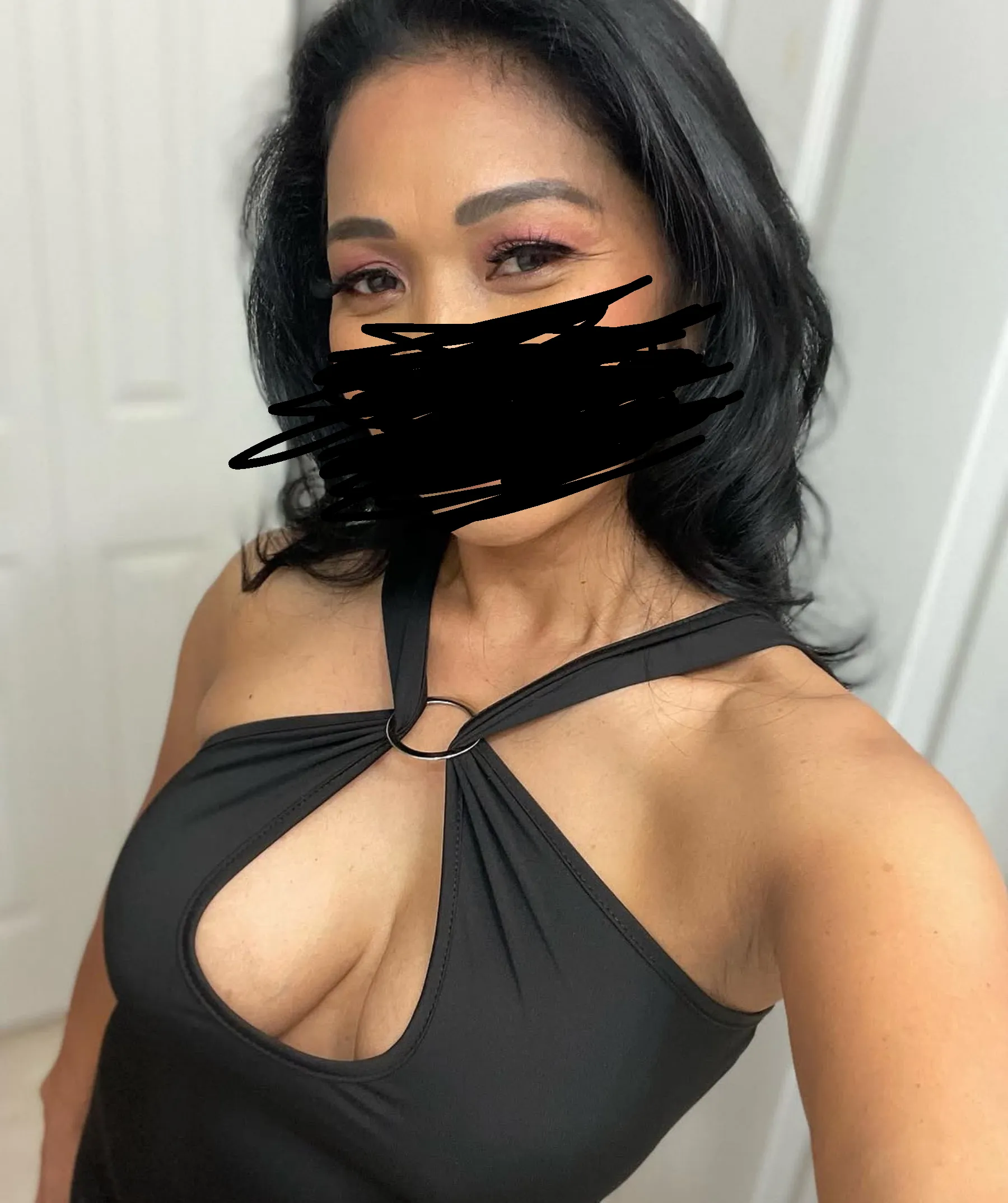 F39 married milf into cuckolding