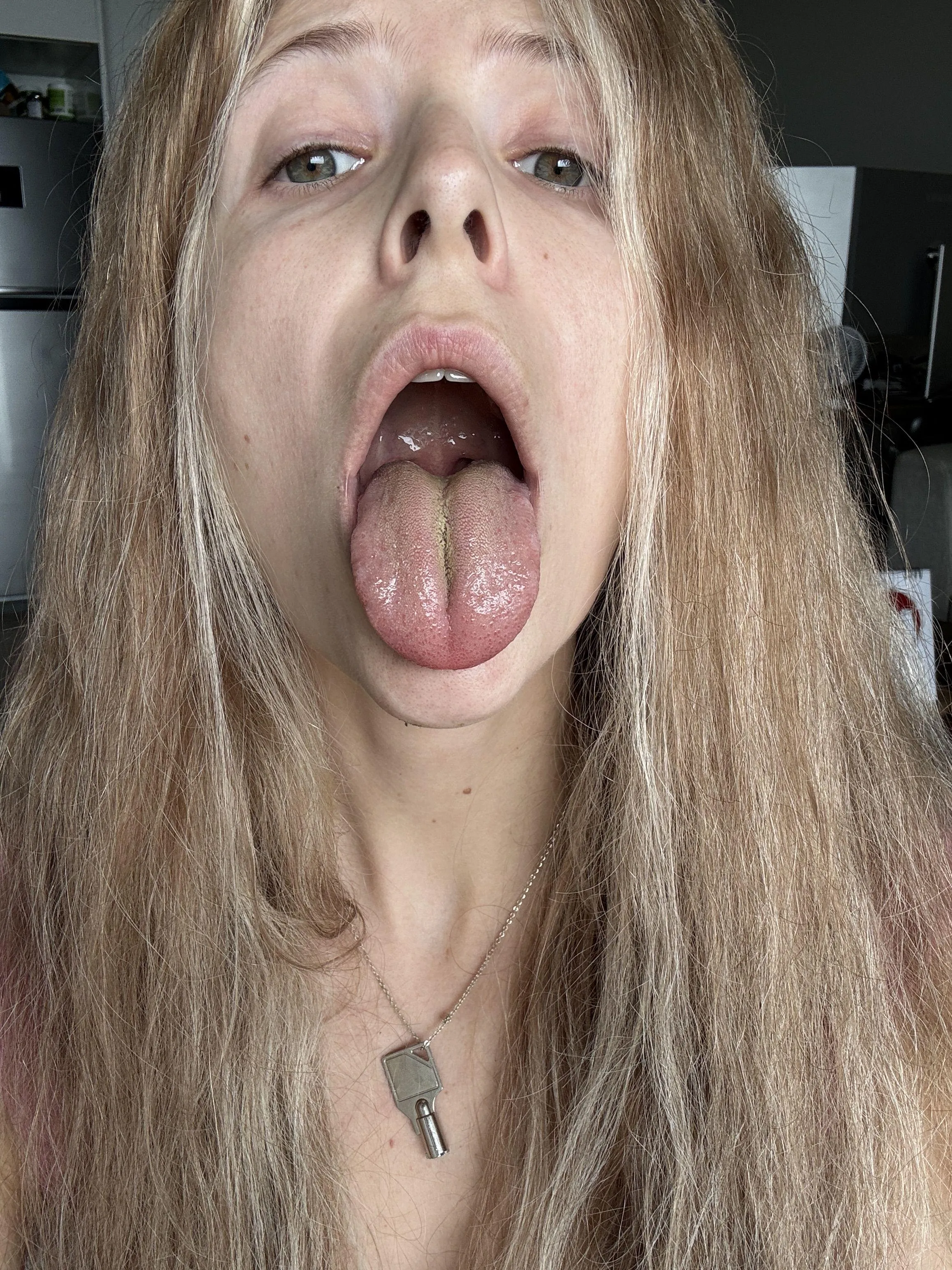 Feed me, daddy! I'm starving for some cock!