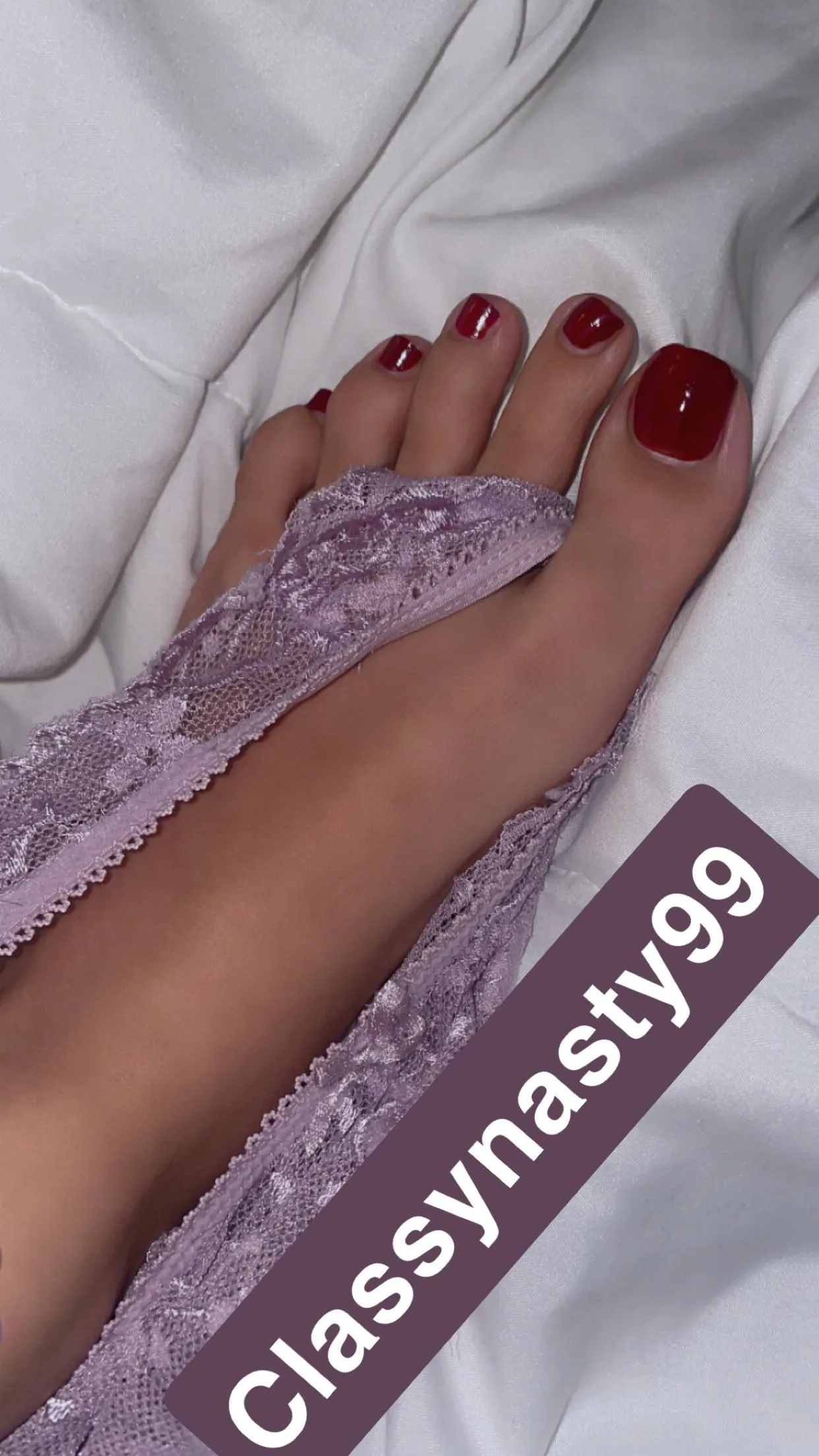 Feet and panties – the perfect combo, right? 💜