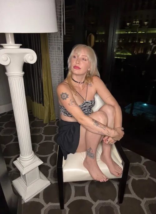 i sit like i want you to notice