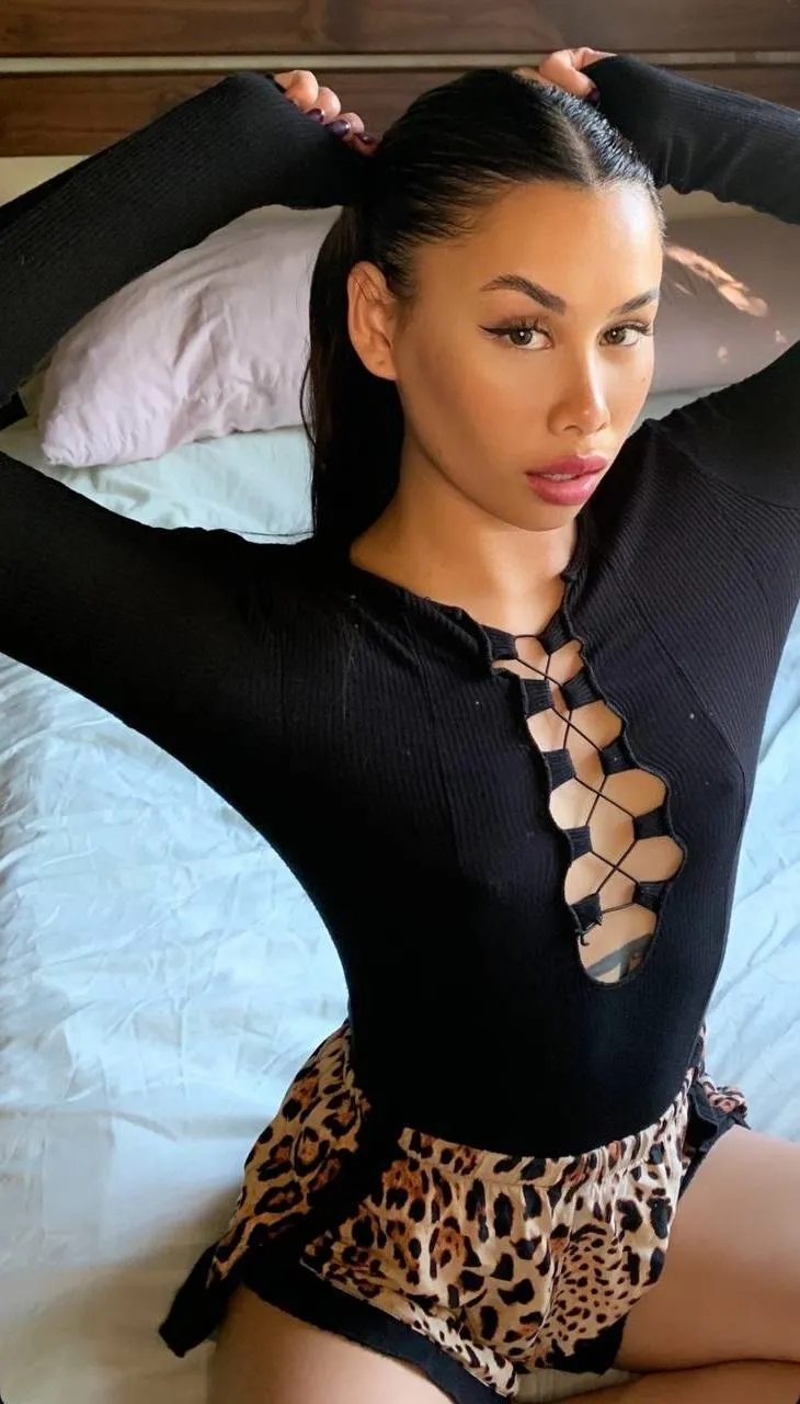 I'm the girl you never knew you wanted