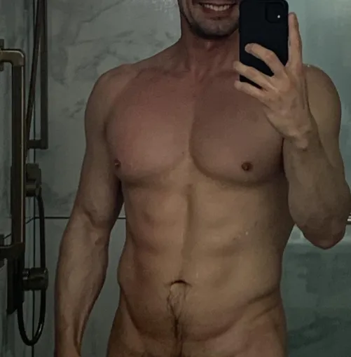 [M]4[FM]  Miami 6’2 tall handsome, 8 in big thick cock  -looking for  Mfm ,Hotwife and ladies -I do Yoni tantric massages 💦💦💦 reply with pics& ((location))  must verify ! 😍😍😈😈