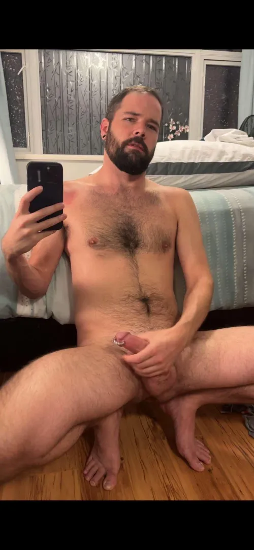 Rare pic without the cage 😈